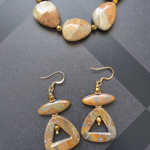 Necklace - Picture 3 of 6